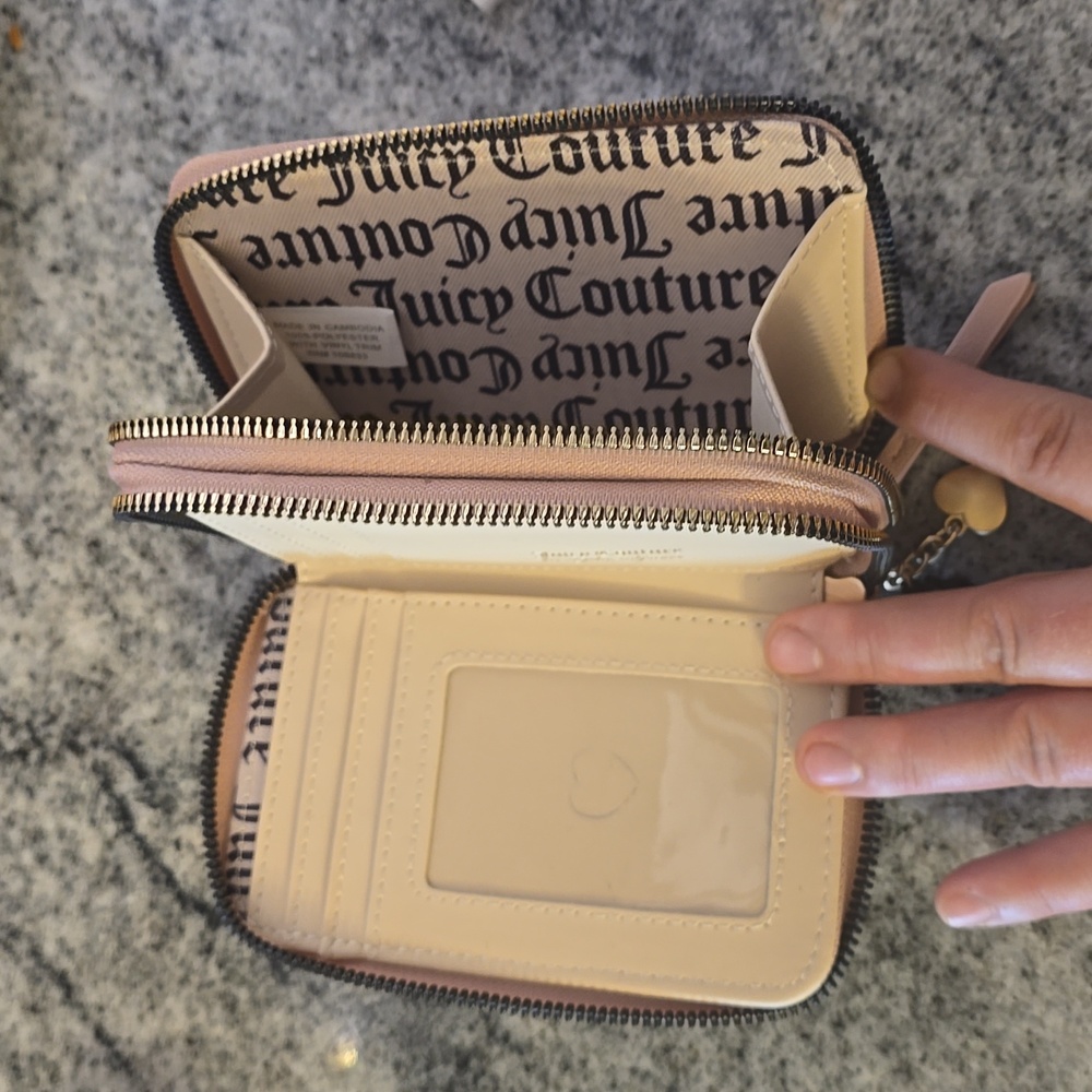 Juicy Couture Retro Vibe Double Compartment Medium Zip Around Wallet - Picture 6 of 10
